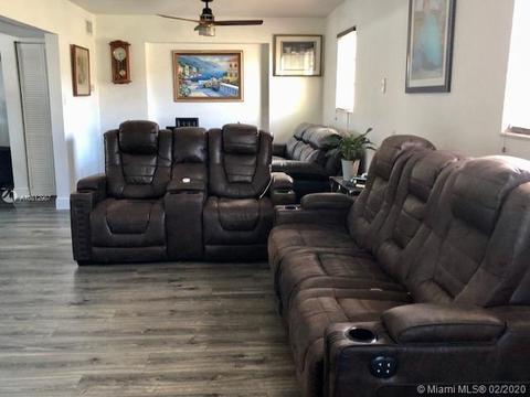 554 E 29th St, Hialeah, FL 33013 photo 4