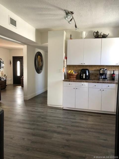 554 E 29th St, Hialeah, FL 33013 photo 13