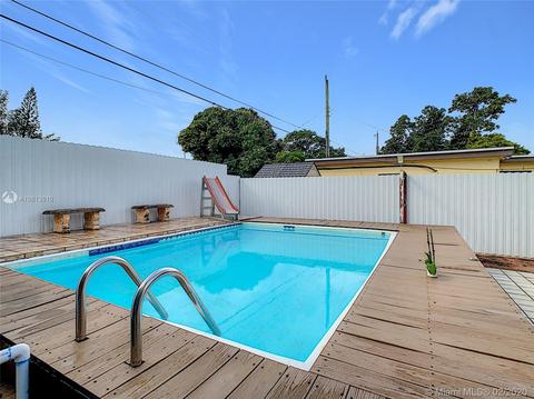 744 E 31st St, Hialeah, FL 33013 photo 1