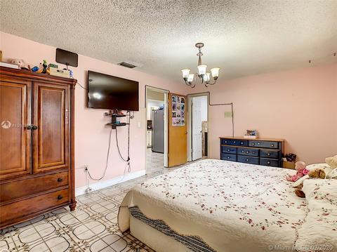 744 E 31st St, Hialeah, FL 33013 photo 18
