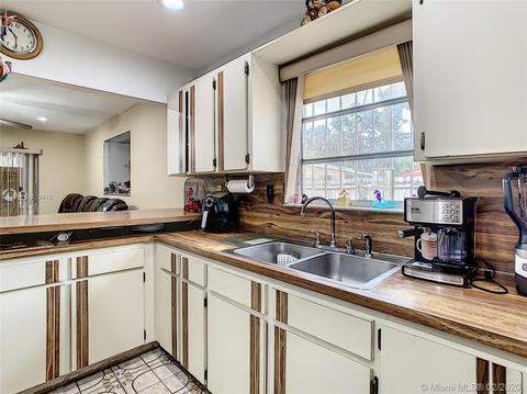 744 E 31st St, Hialeah, FL 33013 photo 6
