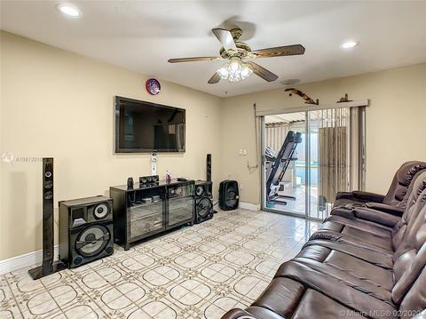 744 E 31st St, Hialeah, FL 33013 photo 10