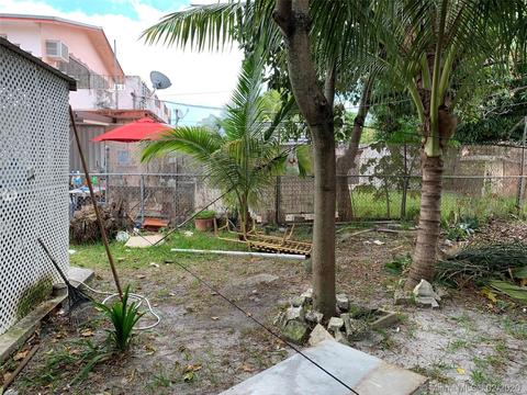 932 E 20th St, Hialeah, FL 33013 photo 16