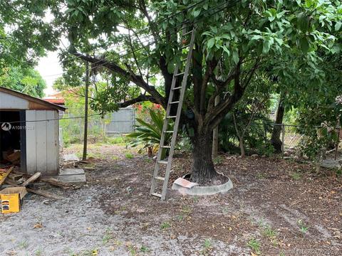932 E 20th St, Hialeah, FL 33013 photo 14