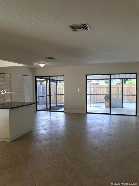 7337 Stardust Dr, Hialeah, FL 33015 photo 4