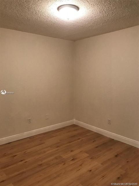 7337 Stardust Dr, Hialeah, FL 33015 photo 5