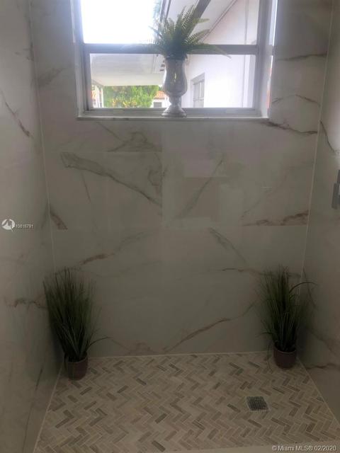 580 E 35th St, Hialeah, FL 33013 photo 3