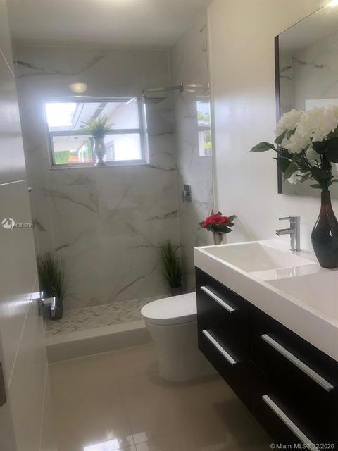580 E 35th St, Hialeah, FL 33013 photo 1