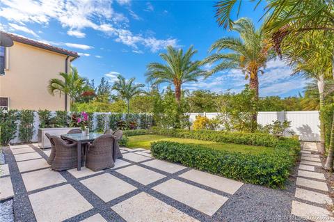 8550 W 33rd Ave, Hialeah, FL 33018 photo 2