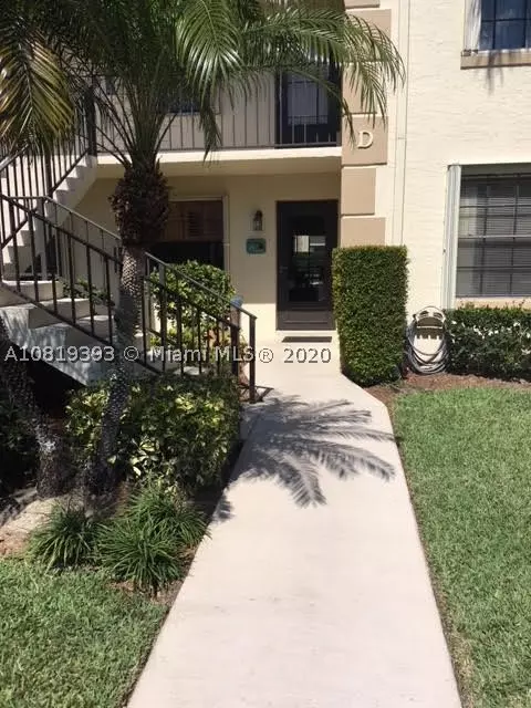 1101 Pinecrest Cir #D, Jupiter, FL 33458 photo 2