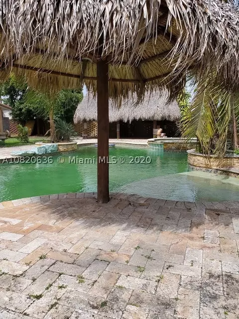 6880 Bamboo St, Miami Lakes, FL 33014 photo 4