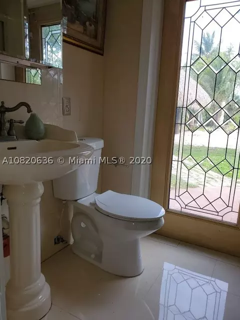 6880 Bamboo St, Miami Lakes, FL 33014 photo 15