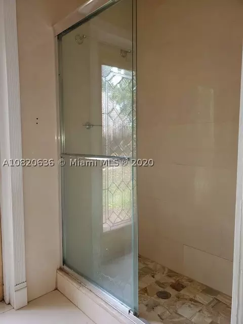 6880 Bamboo St, Miami Lakes, FL 33014 photo 16