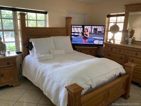 730 E 43rd St, Hialeah, FL 33013 photo 9