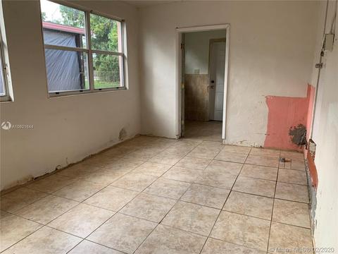 913 E 22nd St, Hialeah, FL 33013 photo 10