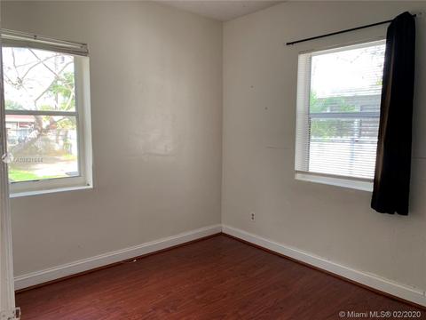 913 E 22nd St, Hialeah, FL 33013 photo 9
