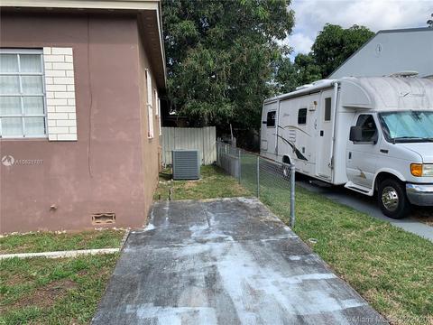 155 E 35th St, Hialeah, FL 33013 photo 4