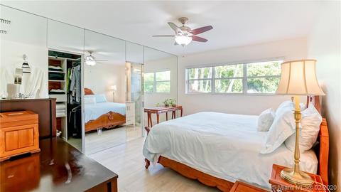 8943 Carlyle Ave, Surfside, FL 33154 photo 14