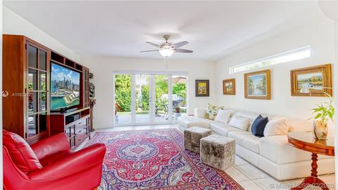 8943 Carlyle Ave, Surfside, FL 33154 photo 11