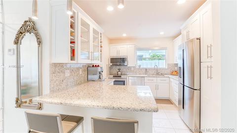 8943 Carlyle Ave, Surfside, FL 33154 photo 8