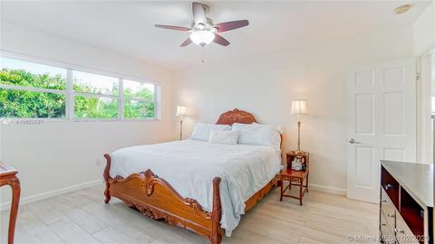 8943 Carlyle Ave, Surfside, FL 33154 photo 16