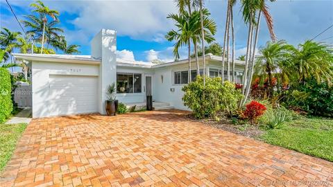8943 Carlyle Ave, Surfside, FL 33154 photo 2