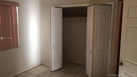 871 E 15th Pl, Hialeah, FL 33010 photo 3