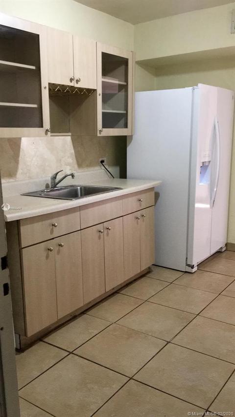 871 E 15th Pl, Hialeah, FL 33010 photo 2