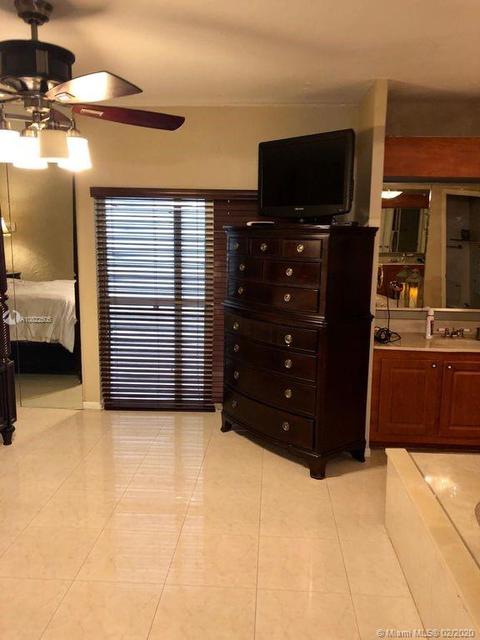 6900 Crown Gate Dr, Miami Lakes, FL 33014 photo 20