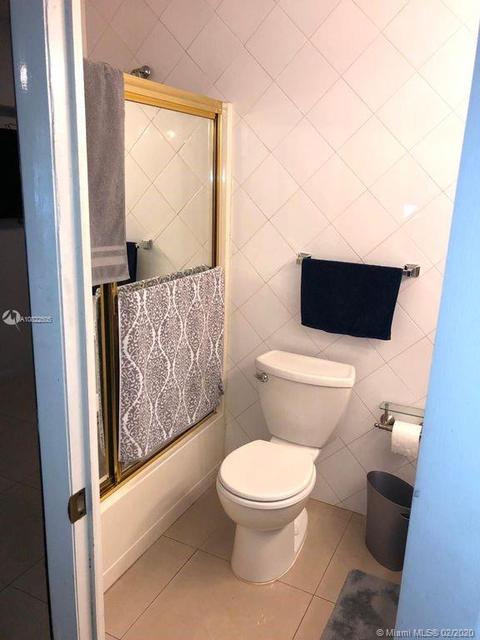 6900 Crown Gate Dr, Miami Lakes, FL 33014 photo 16