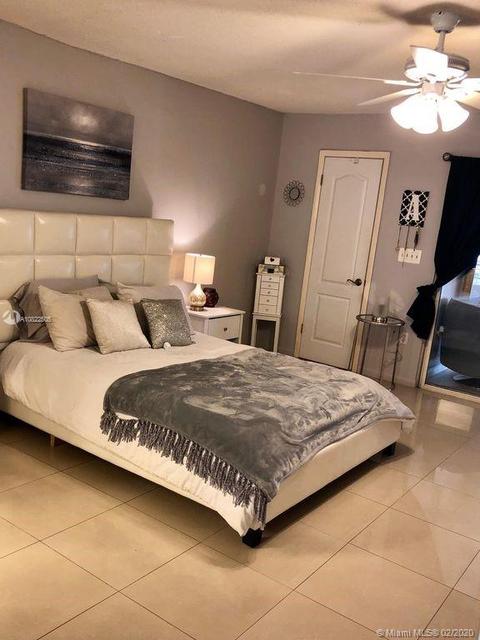 6900 Crown Gate Dr, Miami Lakes, FL 33014 photo 14