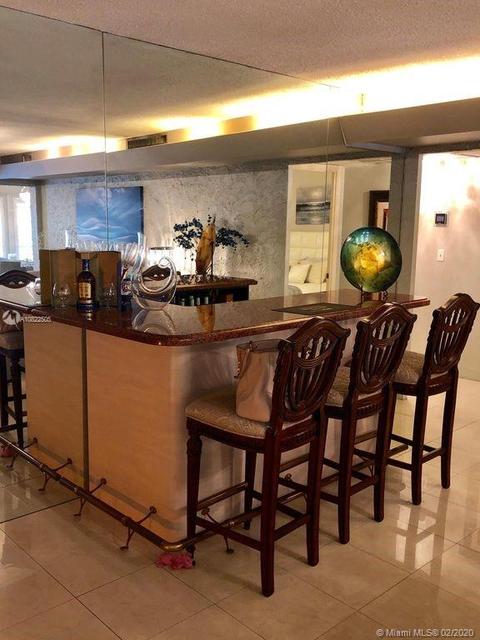 6900 Crown Gate Dr, Miami Lakes, FL 33014 photo 3