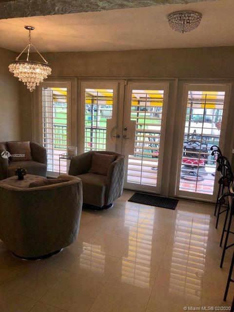6900 Crown Gate Dr, Miami Lakes, FL 33014 photo 5