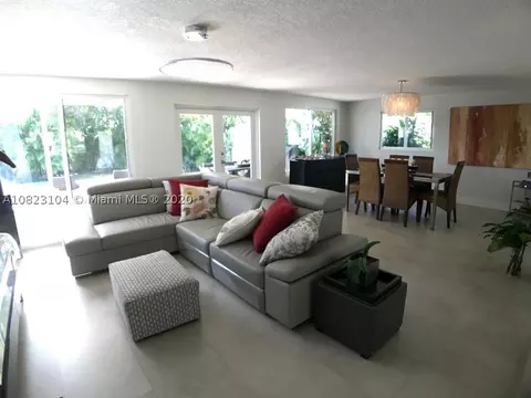 2740 NE 24th St, Pompano Beach, FL 33064 photo 4