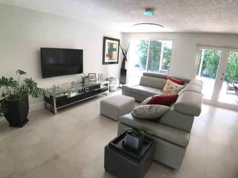2740 NE 24th St, Pompano Beach, FL 33064 photo 5