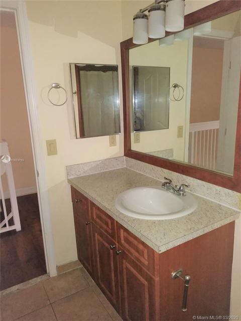 18356 NW 68th Ave #E, Hialeah, FL 33015 photo 12