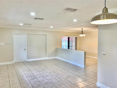 6520 W 13th Ave, Hialeah, FL 33012 photo 2