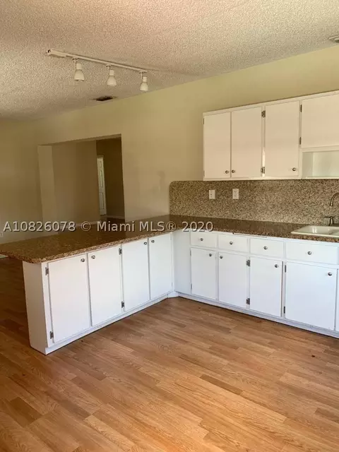 5741 W 3rd Ct, Hialeah, FL 33012 photo 10