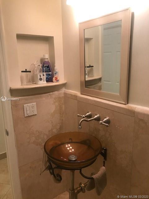 Undisclosed, Hialeah, FL 33015 photo 9