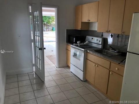 711 E 45th St, Hialeah, FL 33013 photo 3