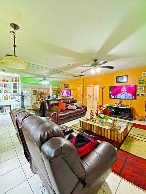 567 SE 1st St, Hialeah, FL 33010 photo 3
