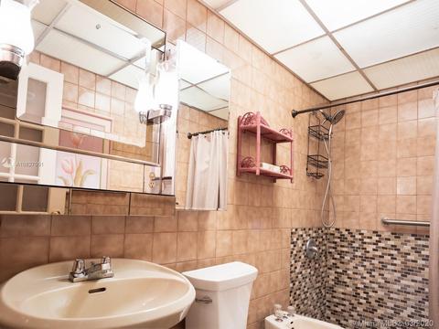 3905 W 4th Ave, Hialeah, FL 33012 photo 12