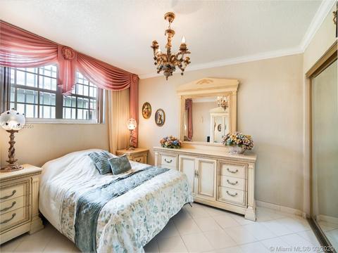 3905 W 4th Ave, Hialeah, FL 33012 photo 9