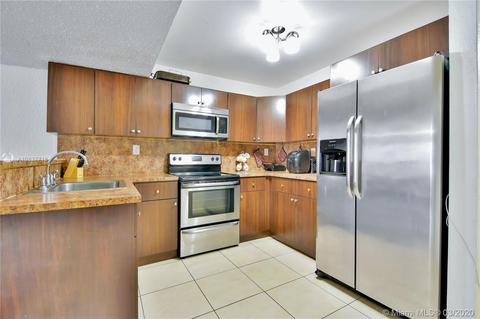 210 W 68th St #207, Hialeah, FL 33014 photo 2