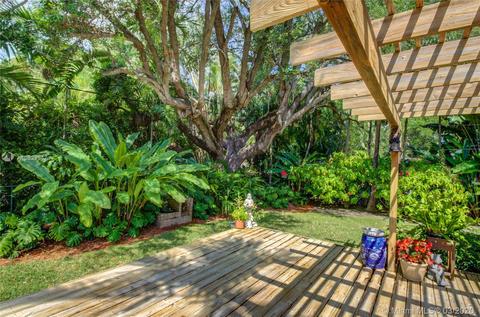 6920 Mindello St, Coral Gables, FL 33146 photo 16