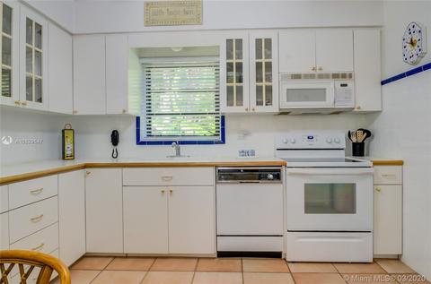 6920 Mindello St, Coral Gables, FL 33146 photo 9