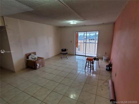 1075 W 68th St #401, Hialeah, FL 33014 photo 2