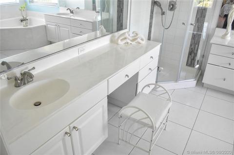 16005 NW 82nd Ct, Miami Lakes, FL 33016 photo 28