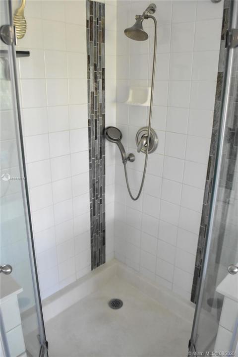 16005 NW 82nd Ct, Miami Lakes, FL 33016 photo 34