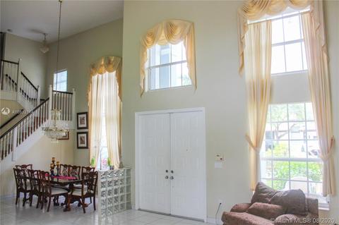 16005 NW 82nd Ct, Miami Lakes, FL 33016 photo 3